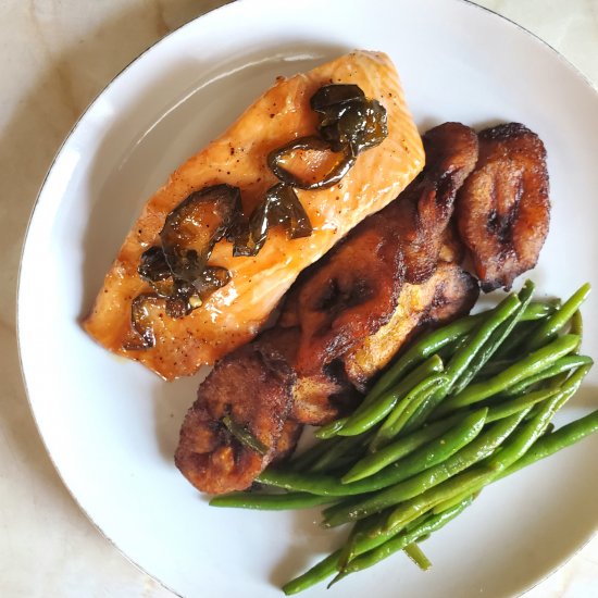 Honey Jalapeño Glazed Salmon