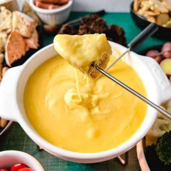 Easy Beer Cheese Fondue at Home