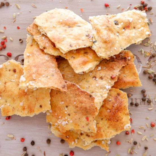 PEPPER, FENNEL & THYME CRACKERS