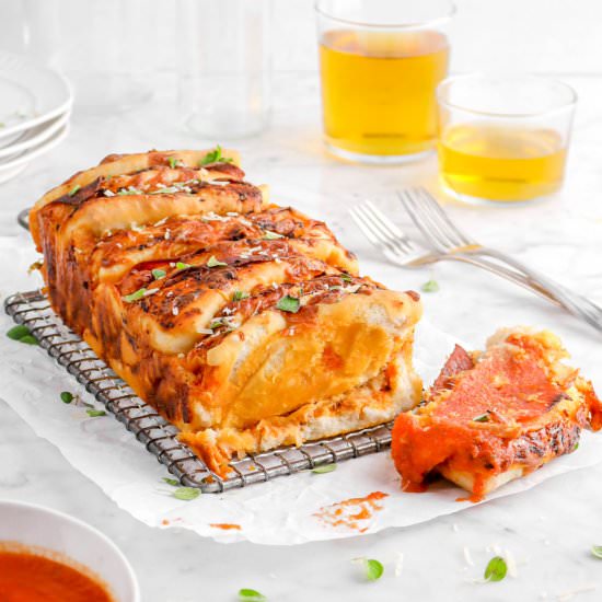 Pull-Apart Pepperoni Pizza Bread