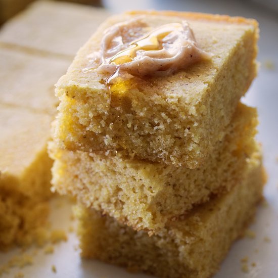 Sweet Cornbread with Honey Butter