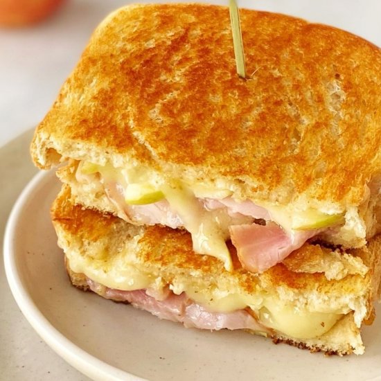 Brie Grilled Cheese with Apples Ham