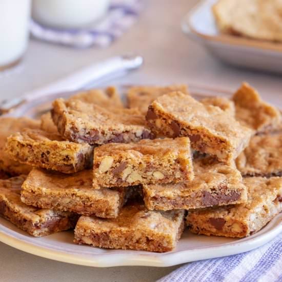 Toffee Chocolate Chip Cookie Bars