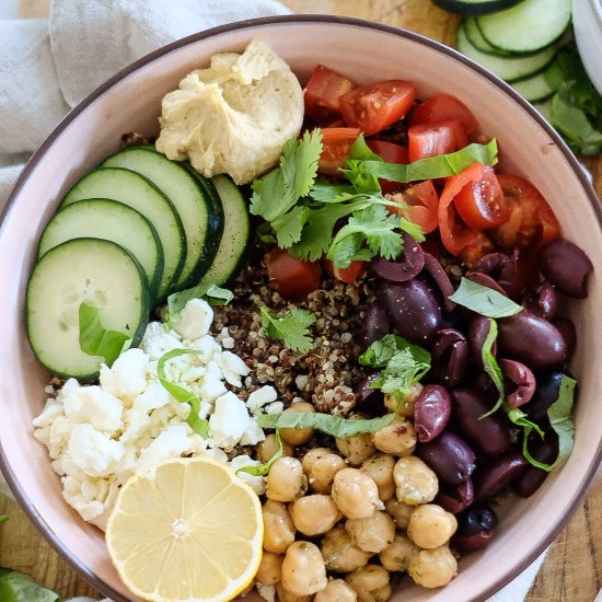 Healthy Greek Quinoa Salad Bowls