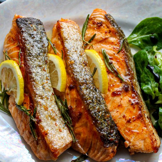 Crispy Pan Seared Salmon Fillets