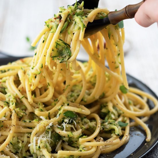 Zingy Zucchini Lemon & Chilli Pasta