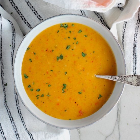 Creamy Red Pepper and Lentil Soup