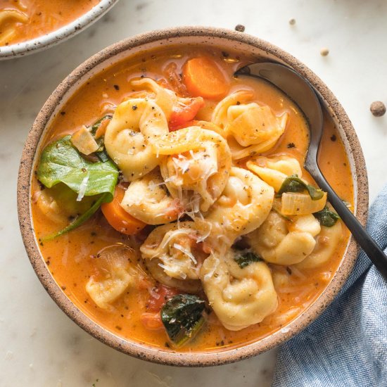 Creamy Tomato Tortellini Soup