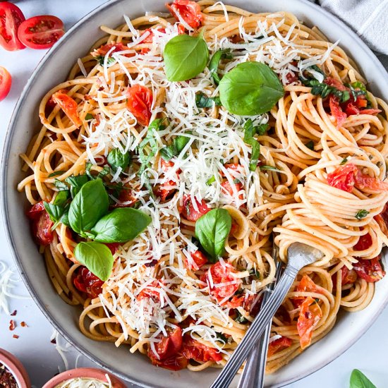 20-Minute Cherry Tomato Basil Pasta