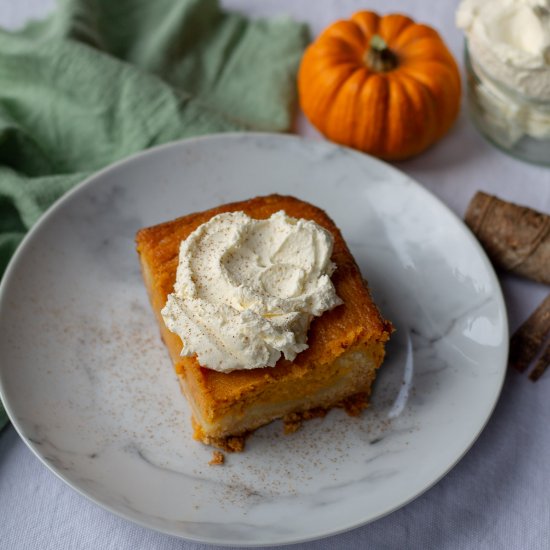 Pumpkin Spice Gooey Butter Cake