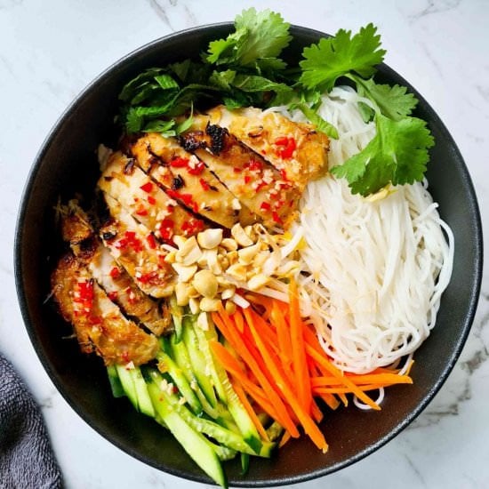 Vietnamese chicken vermicelli salad