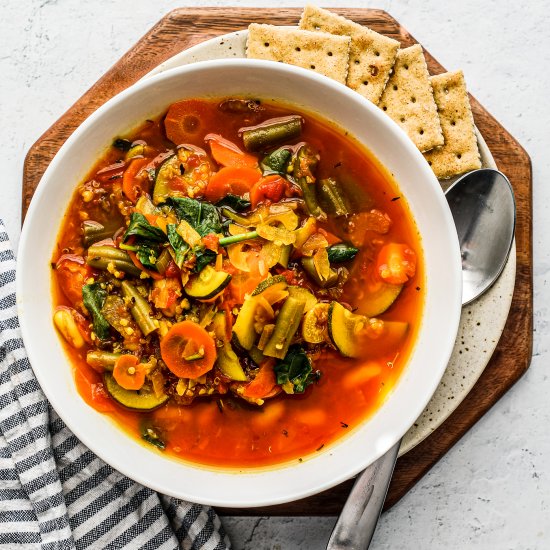 hearty vegetable & quinoa soup