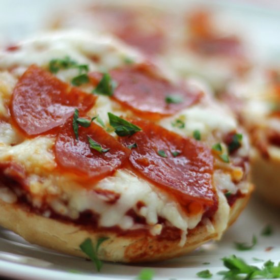 Air Fryer Pizza Bagel Bites