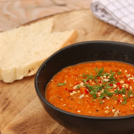 Vegetarian Tomato & Chilli Soup