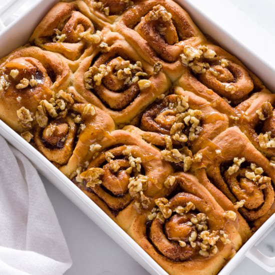 Fluffy Eggless Cinnamon Rolls