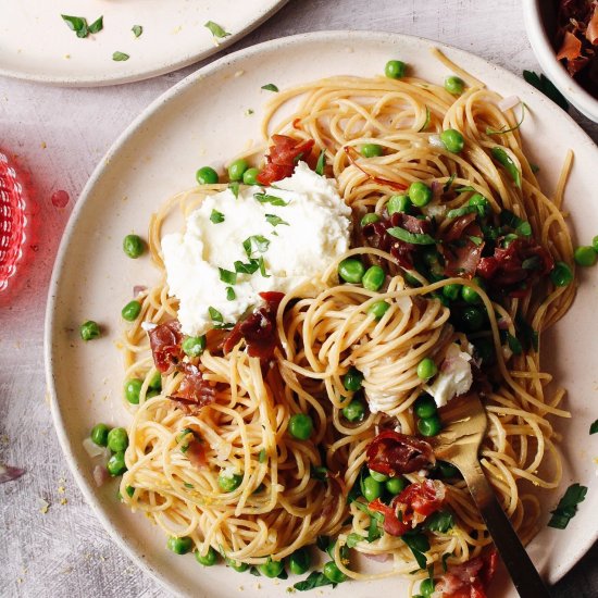 Pasta with Peas and Prosciutto