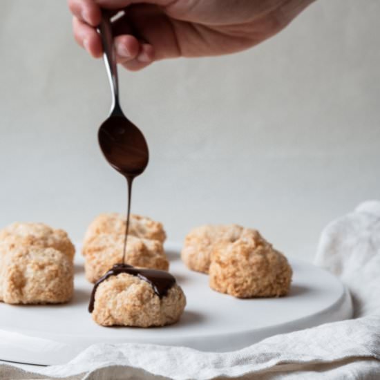 6-Ingredient Coconut Macaroons