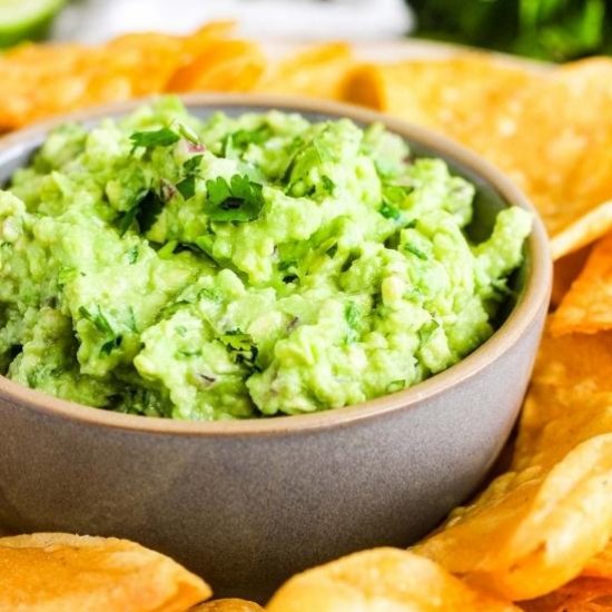 Easy Homemade Guacamole