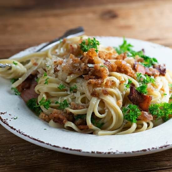 Linguine with Bacon Bread Crumbs