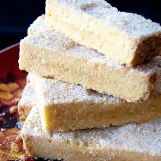 Melt ‘n’ mix custard shortbread