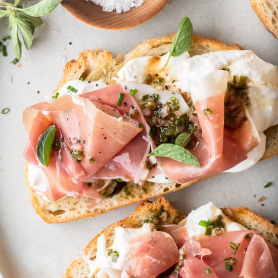 prosciutto bruschetta with burrata