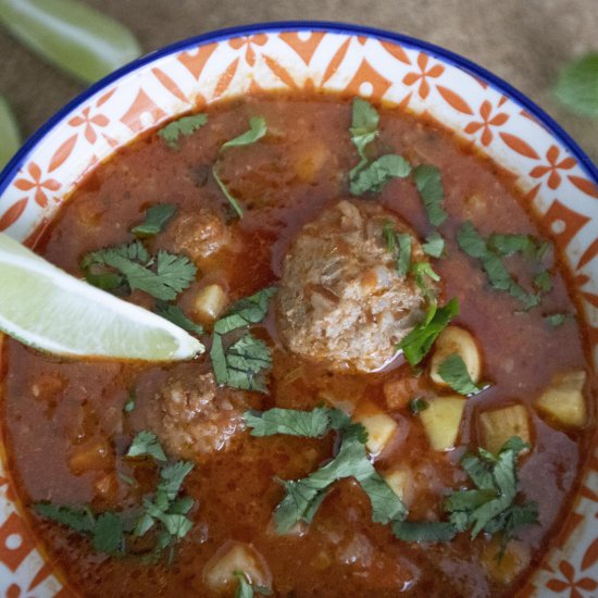 Caldo de albóndigas