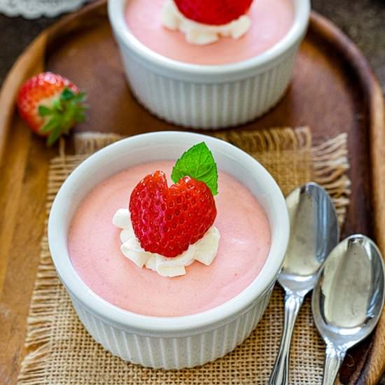 Eggless Strawberry Mousse