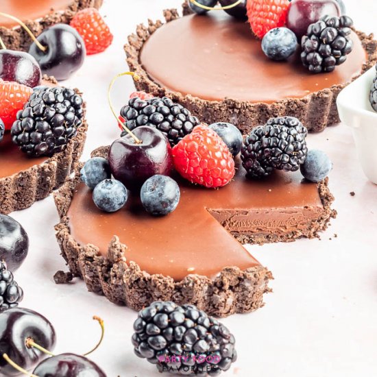 Mini Chocolate Pies with Oreo Crust