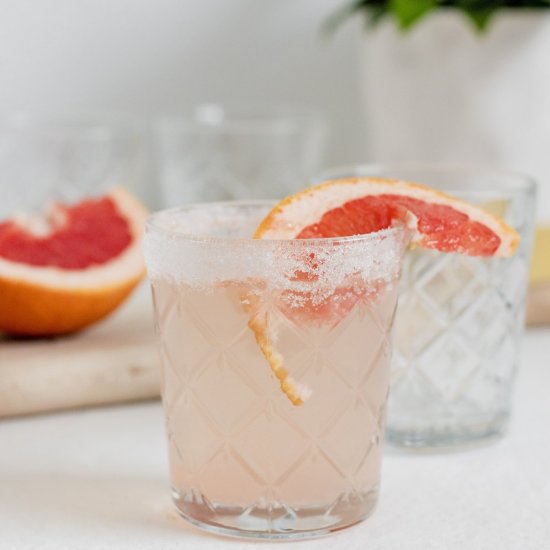 Easy Grapefruit & Rum Cocktail