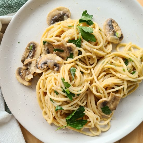 Creamy mushroom pasta (no cream)