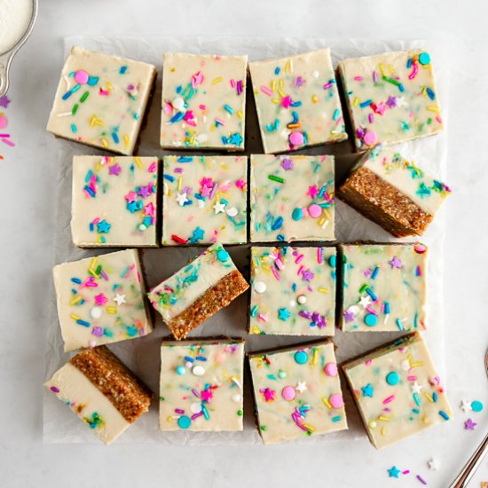 No-Bake Funfetti Cheesecake Bars