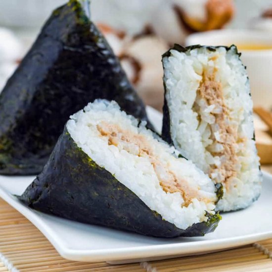 How to Make Onigiri