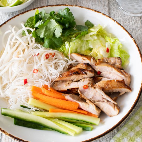 Lemongrass Chicken Rice Noodle Bowl