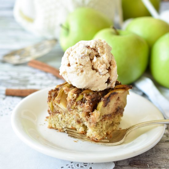 Vegan Apple Cinnamon Cake