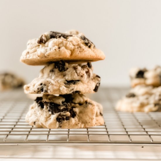 Giant Cookies and Cream Cookies