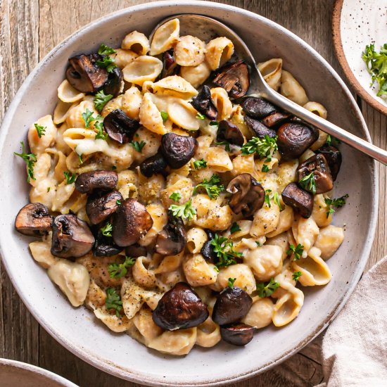 Creamy Alfredo-Style Mushroom Pasta