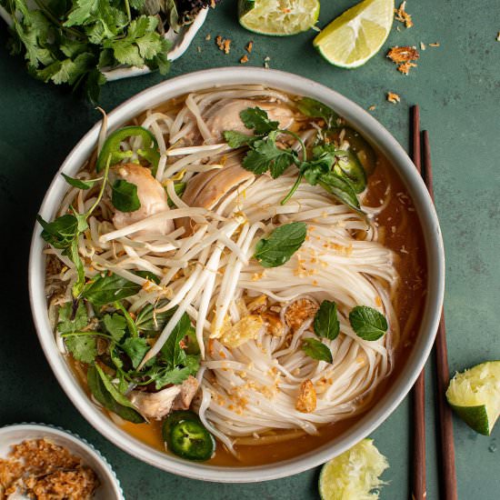 Spicy chicken vermicelli soup