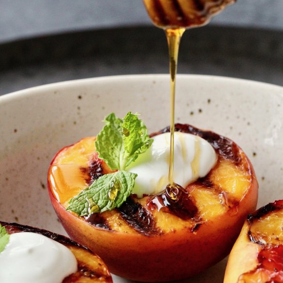 Grilled Peaches with Greek Yogurt