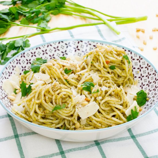 Spaghetti with pesto