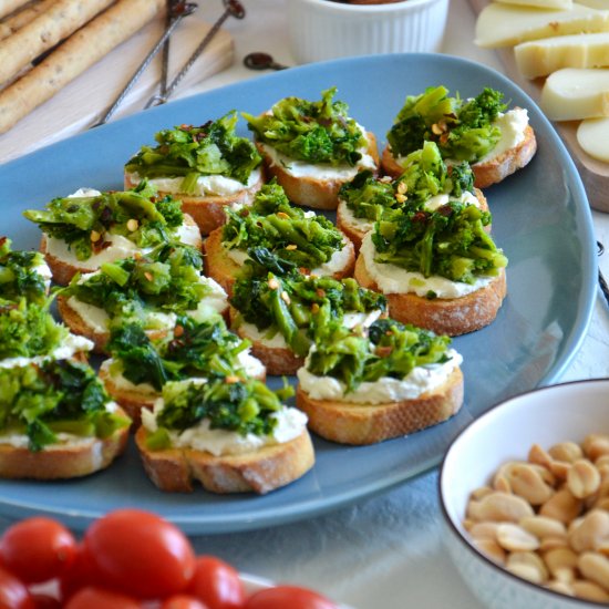 Bruschetta with broccoli rabe