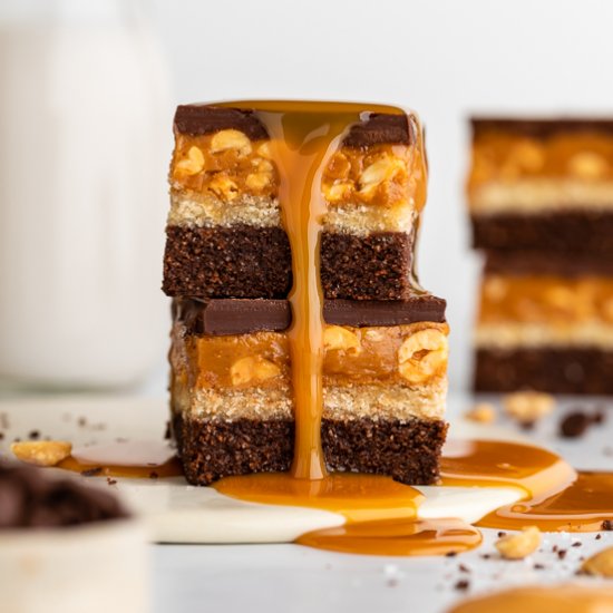 No-Bake Snickers Brownies (Vegan)