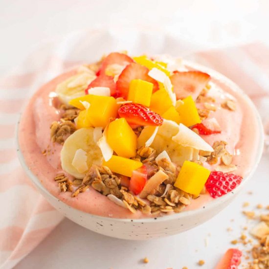 Strawberry Mango Smoothie Bowl