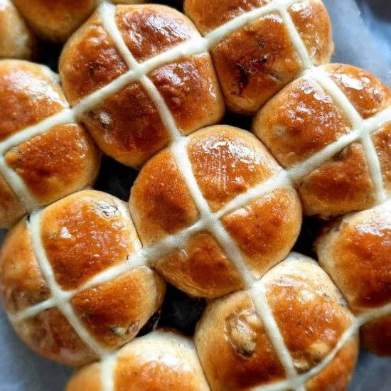 How to Make Hot Cross Buns