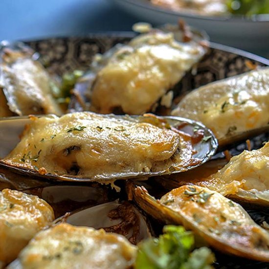 Baked Mussels (Cheesy Baked Tahong)