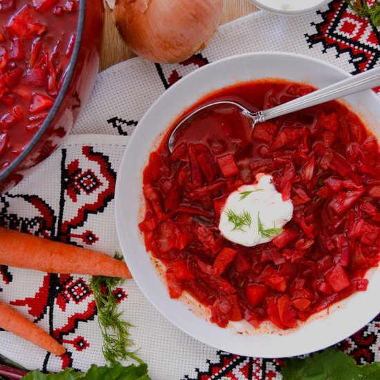 Borscht (Vegetarian Beet Soup)