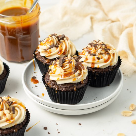 Vegan Snickers Cupcakes