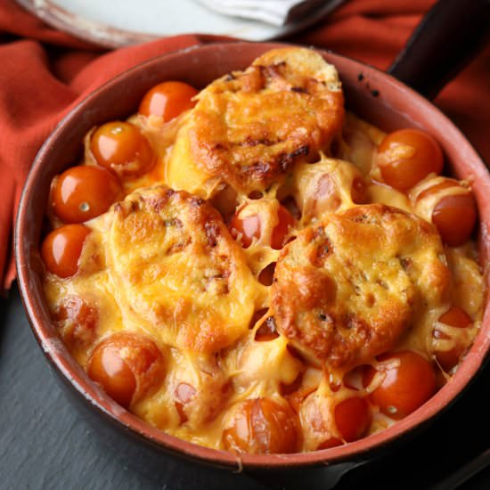 Garlic Bread and Tomato Bake