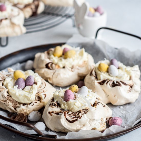 Easter Meringue Nests With Mini Egg