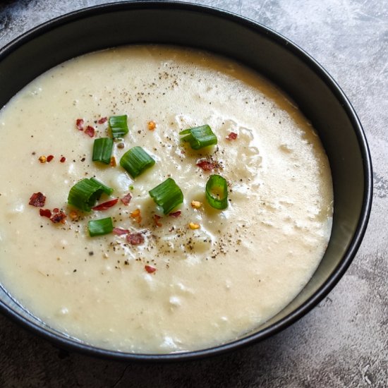 Simple vegetarian potato soup