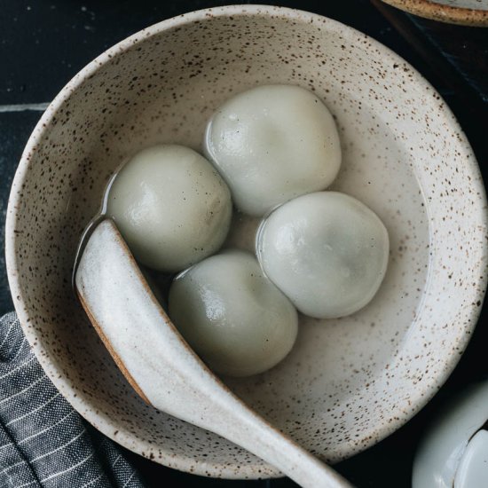 Black Sesame Sweet Rice Balls